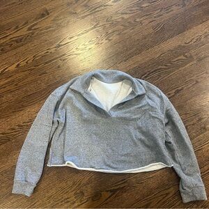 Vuori Cropped Collared Sweatshirt - Gray - Small